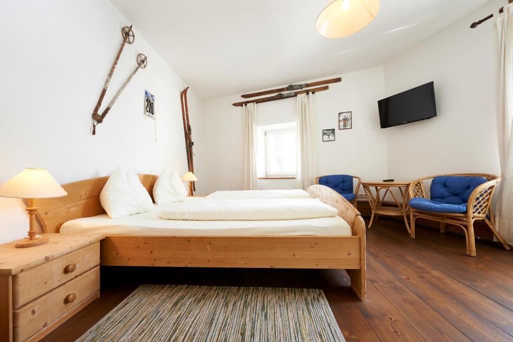 Hotelchen Doellacher Dorfwirtshaus Großkirchheim Szoba fotó